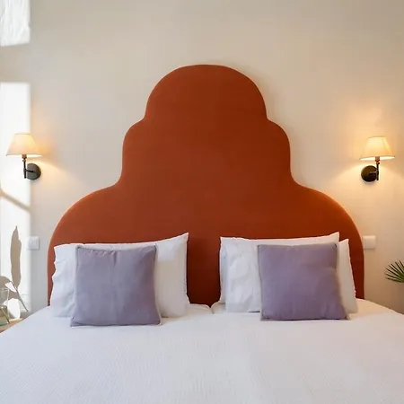 The Boat House Sea Front And Private Pool *