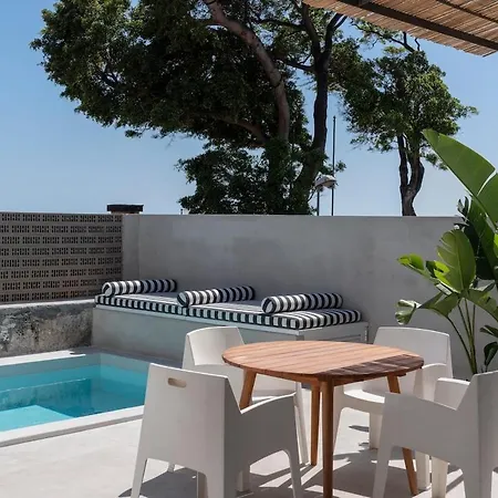 빌라 The Boat House Sea Front And Private Pool