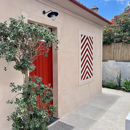 The Boat House Sea Front And Private Pool *