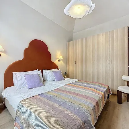 The Boat House Sea Front And Private Pool