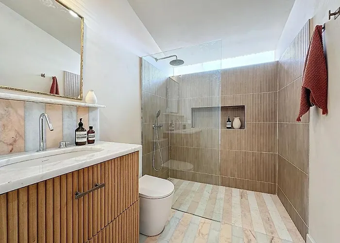 The Boat House Sea Front And Private Pool Villa *