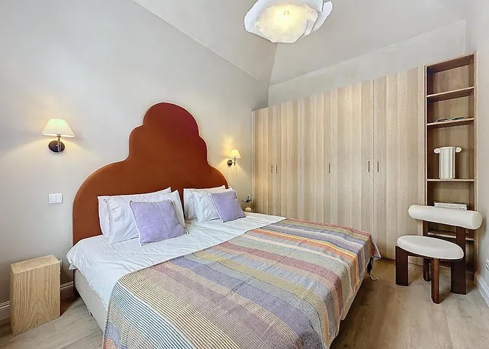 The Boat House Sea Front And Private Pool